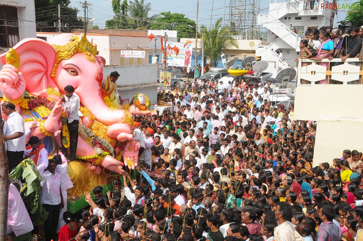 Balapur Ganesh Laddu Auction and Ganesh Nimajjanam 2011