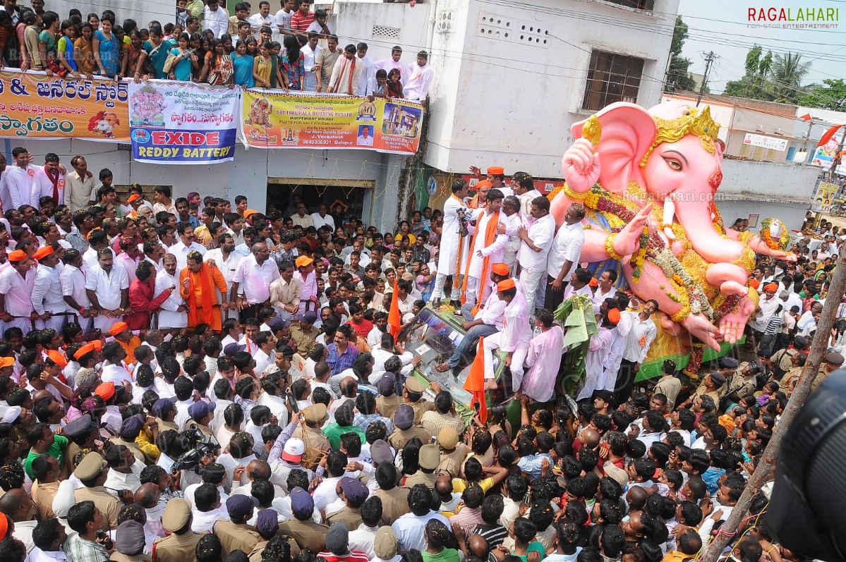 Balapur Ganesh Laddu Auction and Ganesh Nimajjanam 2011