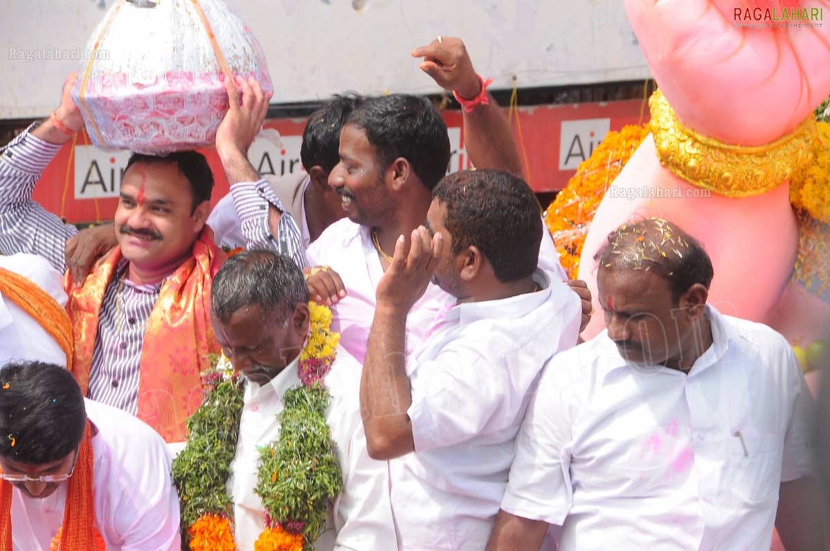 Balapur Ganesh Laddu Auction and Ganesh Nimajjanam 2011