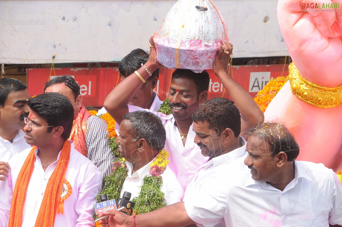 Balapur Ganesh Laddu Auction and Ganesh Nimajjanam 2011