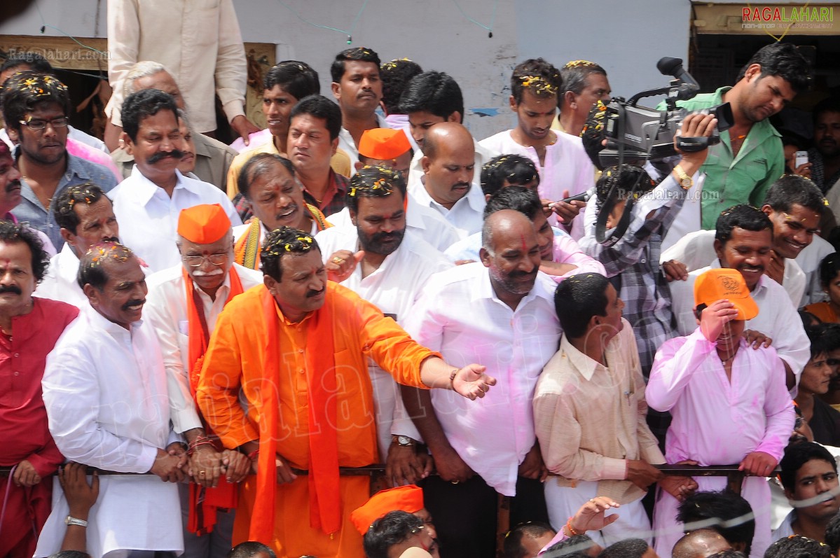 Balapur Ganesh Laddu Auction and Ganesh Nimajjanam 2011