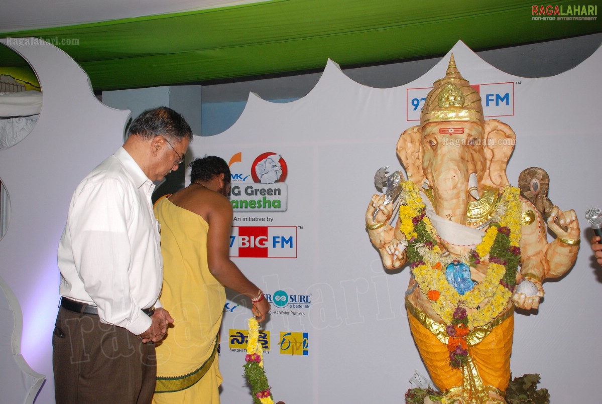 Lakshmi Manchu Performs Special Puja at Big Green Ganesha