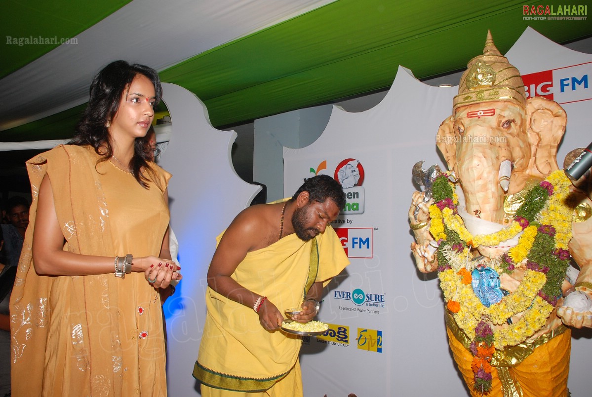 Lakshmi Manchu Performs Special Puja at Big Green Ganesha