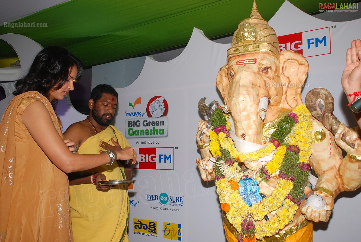 Lakshmi Manchu Performs Special Puja at Big Green Ganesha