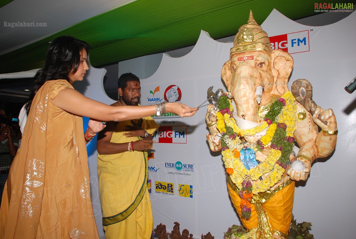 Lakshmi Manchu Performs Special Puja at Big Green Ganesha