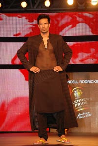 Blenders Pride Fashion Tour 2011 - Day 1