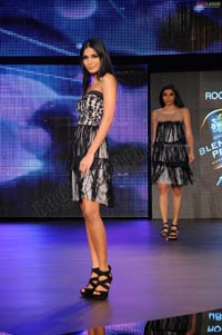 Malaika Arora Khan, Genelia and Dia Mirza's Ramp Walk at Blenders Pride Fashion Tour 2011