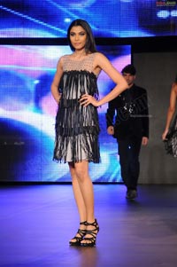 Malaika Arora Khan, Genelia and Dia Mirza's Ramp Walk at Blenders Pride Fashion Tour 2011