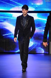 Malaika Arora Khan, Genelia and Dia Mirza's Ramp Walk at Blenders Pride Fashion Tour 2011