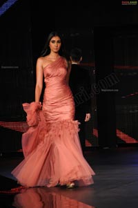 Malaika Arora Khan, Genelia and Dia Mirza's Ramp Walk at Blenders Pride Fashion Tour 2011