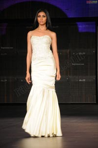 Malaika Arora Khan, Genelia and Dia Mirza's Ramp Walk at Blenders Pride Fashion Tour 2011