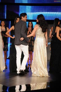 Malaika Arora Khan, Genelia and Dia Mirza's Ramp Walk at Blenders Pride Fashion Tour 2011