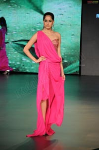 Malaika Arora Khan, Genelia and Dia Mirza's Ramp Walk at Blenders Pride Fashion Tour 2011