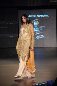 Malaika Arora Khan, Genelia and Dia Mirza's Ramp Walk at Blenders Pride Fashion Tour 2011