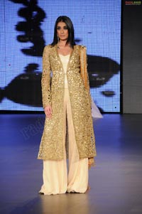 Malaika Arora Khan, Genelia and Dia Mirza's Ramp Walk at Blenders Pride Fashion Tour 2011