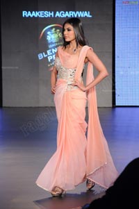 Malaika Arora Khan, Genelia and Dia Mirza's Ramp Walk at Blenders Pride Fashion Tour 2011