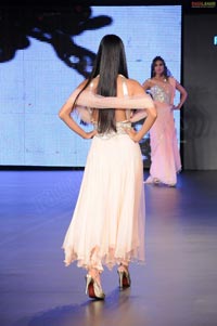 Malaika Arora Khan, Genelia and Dia Mirza's Ramp Walk at Blenders Pride Fashion Tour 2011