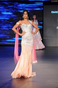 Malaika Arora Khan, Genelia and Dia Mirza's Ramp Walk at Blenders Pride Fashion Tour 2011