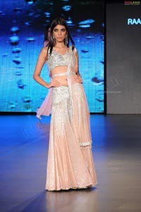 Malaika Arora Khan, Genelia and Dia Mirza's Ramp Walk at Blenders Pride Fashion Tour 2011