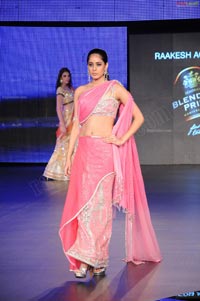 Malaika Arora Khan, Genelia and Dia Mirza's Ramp Walk at Blenders Pride Fashion Tour 2011