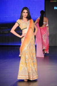 Malaika Arora Khan, Genelia and Dia Mirza's Ramp Walk at Blenders Pride Fashion Tour 2011