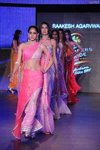 Malaika Arora Khan, Genelia and Dia Mirza's Ramp Walk at Blenders Pride Fashion Tour 2011