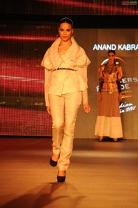 Malaika Arora Khan, Genelia and Dia Mirza's Ramp Walk at Blenders Pride Fashion Tour 2011