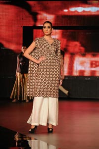 Malaika Arora Khan, Genelia and Dia Mirza's Ramp Walk at Blenders Pride Fashion Tour 2011