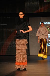 Malaika Arora Khan, Genelia and Dia Mirza's Ramp Walk at Blenders Pride Fashion Tour 2011