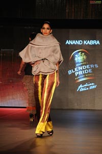 Malaika Arora Khan, Genelia and Dia Mirza's Ramp Walk at Blenders Pride Fashion Tour 2011