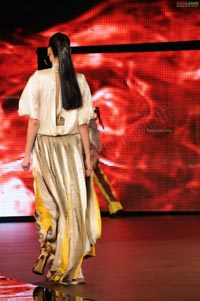 Malaika Arora Khan, Genelia and Dia Mirza's Ramp Walk at Blenders Pride Fashion Tour 2011