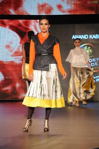 Malaika Arora Khan, Genelia and Dia Mirza's Ramp Walk at Blenders Pride Fashion Tour 2011