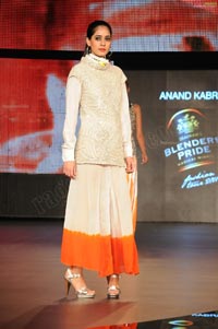 Malaika Arora Khan, Genelia and Dia Mirza's Ramp Walk at Blenders Pride Fashion Tour 2011