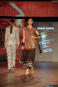 Malaika Arora Khan, Genelia and Dia Mirza's Ramp Walk at Blenders Pride Fashion Tour 2011