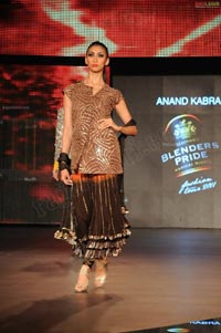 Malaika Arora Khan, Genelia and Dia Mirza's Ramp Walk at Blenders Pride Fashion Tour 2011