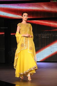 Malaika Arora Khan, Genelia and Dia Mirza's Ramp Walk at Blenders Pride Fashion Tour 2011