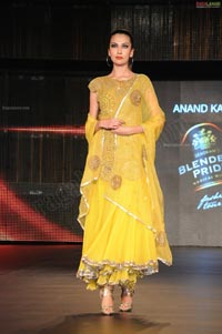 Malaika Arora Khan, Genelia and Dia Mirza's Ramp Walk at Blenders Pride Fashion Tour 2011