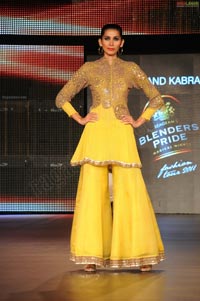 Malaika Arora Khan, Genelia and Dia Mirza's Ramp Walk at Blenders Pride Fashion Tour 2011