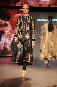 Malaika Arora Khan, Genelia and Dia Mirza's Ramp Walk at Blenders Pride Fashion Tour 2011