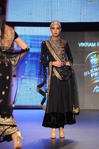 Malaika Arora Khan, Genelia and Dia Mirza's Ramp Walk at Blenders Pride Fashion Tour 2011