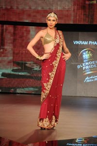 Malaika Arora Khan, Genelia and Dia Mirza's Ramp Walk at Blenders Pride Fashion Tour 2011