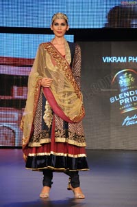 Malaika Arora Khan, Genelia and Dia Mirza's Ramp Walk at Blenders Pride Fashion Tour 2011