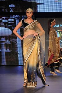 Malaika Arora Khan, Genelia and Dia Mirza's Ramp Walk at Blenders Pride Fashion Tour 2011