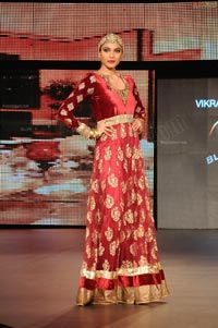 Malaika Arora Khan, Genelia and Dia Mirza's Ramp Walk at Blenders Pride Fashion Tour 2011