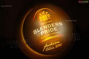 Malaika Arora Khan, Genelia and Dia Mirza's Ramp Walk at Blenders Pride Fashion Tour 2011