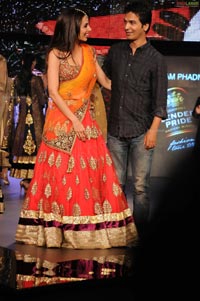 Malaika Arora Khan, Genelia and Dia Mirza's Ramp Walk at Blenders Pride Fashion Tour 2011