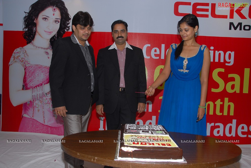 Celkon celebrates 1 Lakh Mobile Sales in one Month