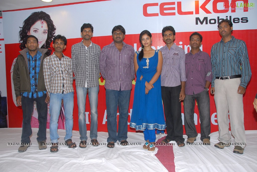 Celkon celebrates 1 Lakh Mobile Sales in one Month