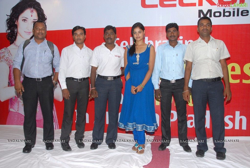 Celkon celebrates 1 Lakh Mobile Sales in one Month