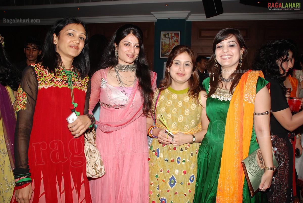 Elite Divaz Ladies Club's Disco Dandiya Ras 2011